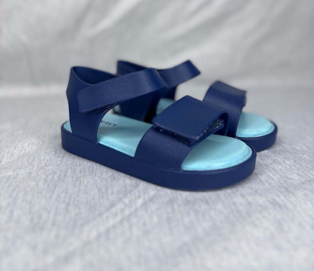 Old Navy Toddler Jelly Sandals with Hook-and-Loop Straps